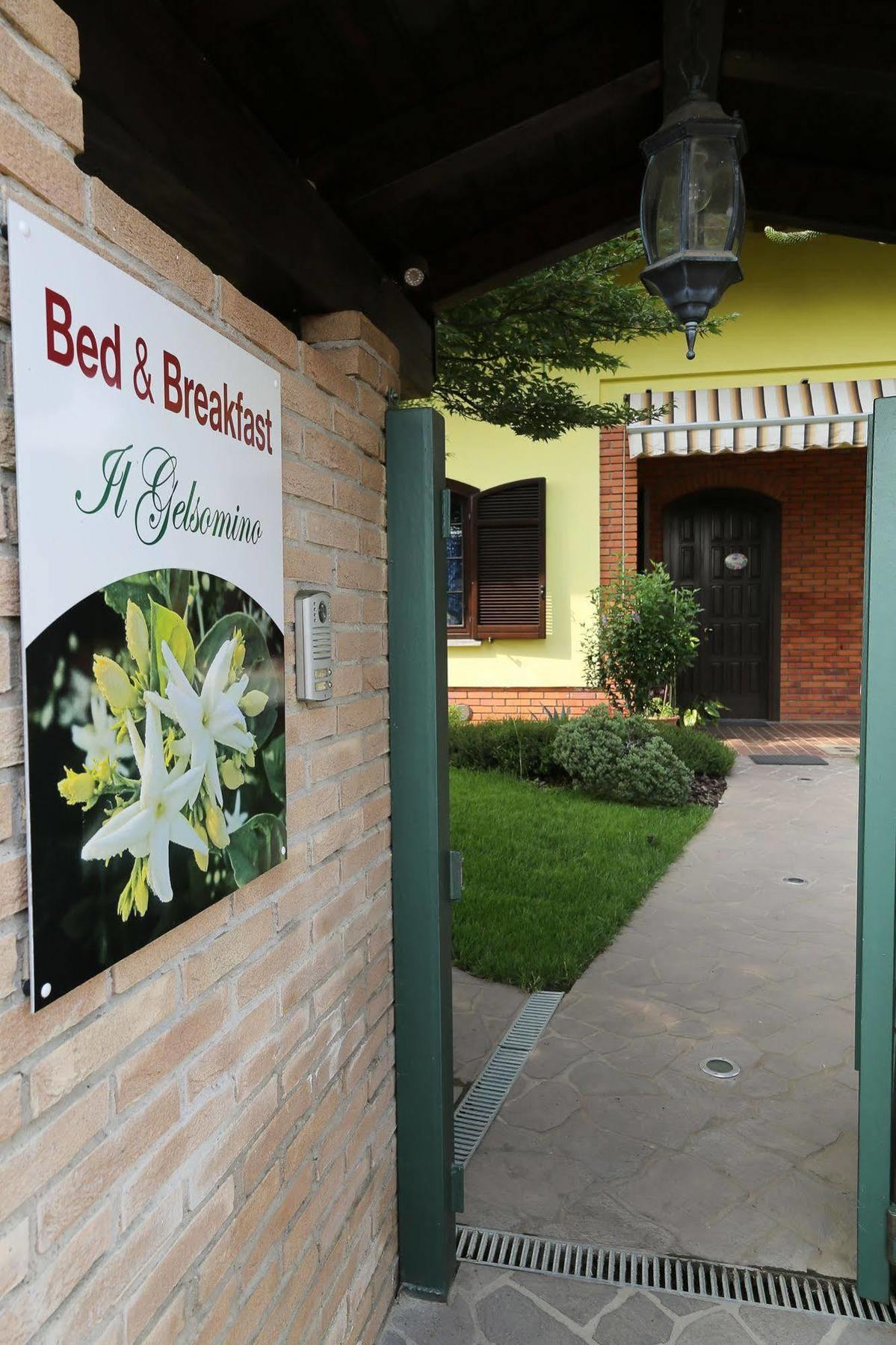 Bed and Breakfast Il Gelsomino Ferno Экстерьер фото